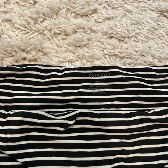Mikoh Honolulu Top and Zuma Bottom Striped - Picture 5 of 5